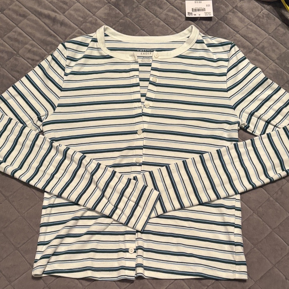 American eagle Striped Long Sleeve Button-Up Top. Medium